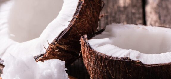 Czy olej kokosowy jest zdrowy? Właściwości i zastosowanie